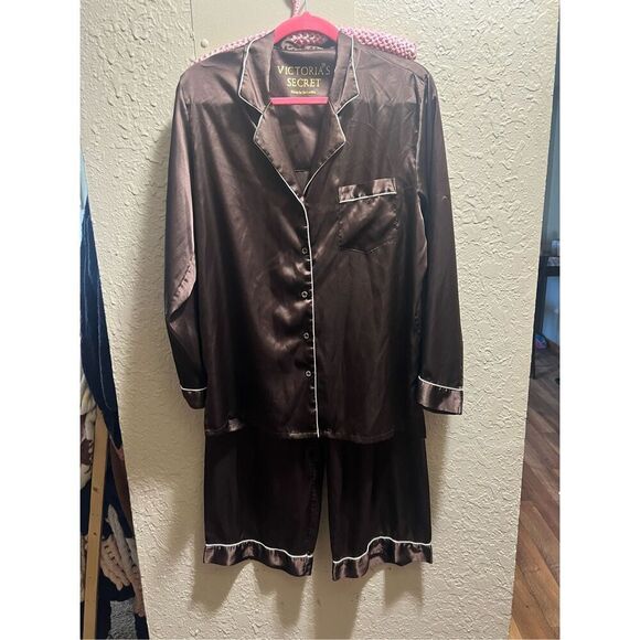 Victoria’s Secret Brown Pajama Set Woman’s Size Medium 100% Polyester -Flawed-Sn - Picture 15 of 16